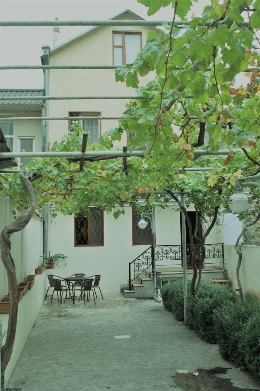 Happy Camper Hostel Erivan Exterior foto